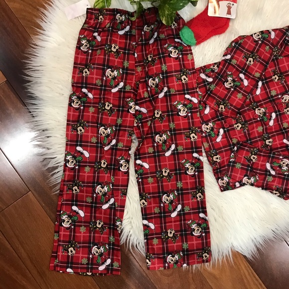 New🌿Boys PJ Set with Matching Socks - Picture 3 of 7